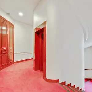https://luxury-apartment-louvre-75002.fr-paris.fr