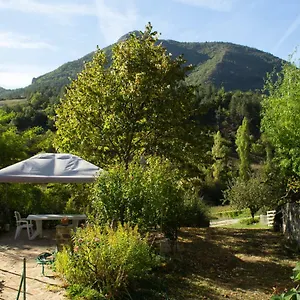 https://gite-au-coeur-des-vignes.hotels-rhonealpes.com