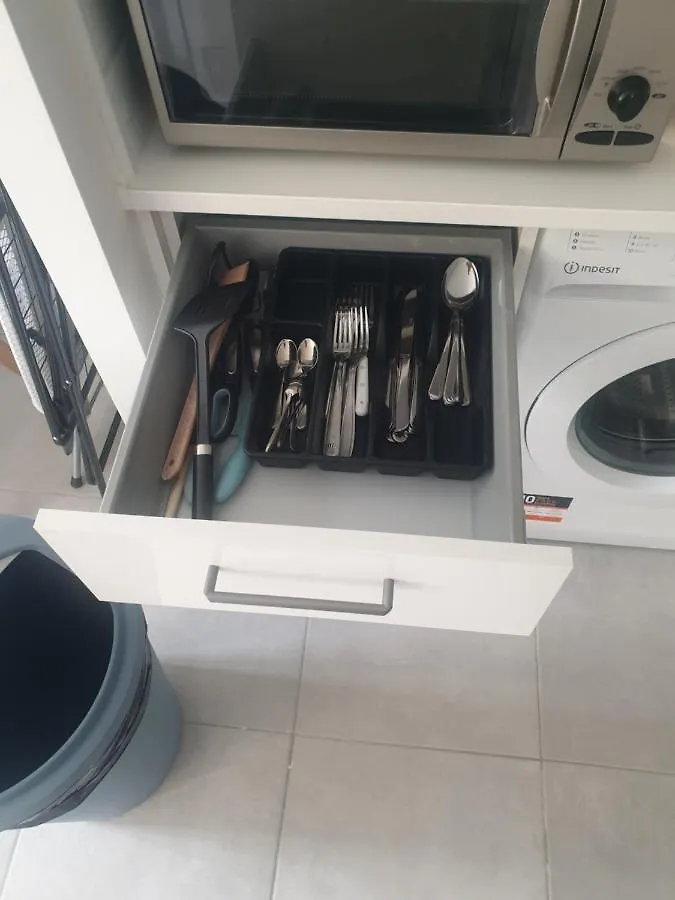 Appartements Renove 2023 Proche Aeroport 5Min, Gare Sncf 2 Min, Tramway Au Pied De L'Immeuble , Parking Possible, Renovated Apartments 2023 Near The Airport 5 Min, Train Station 2 Min, Tram Next To The Building 1 Min, Parking Possible Nice 0*,