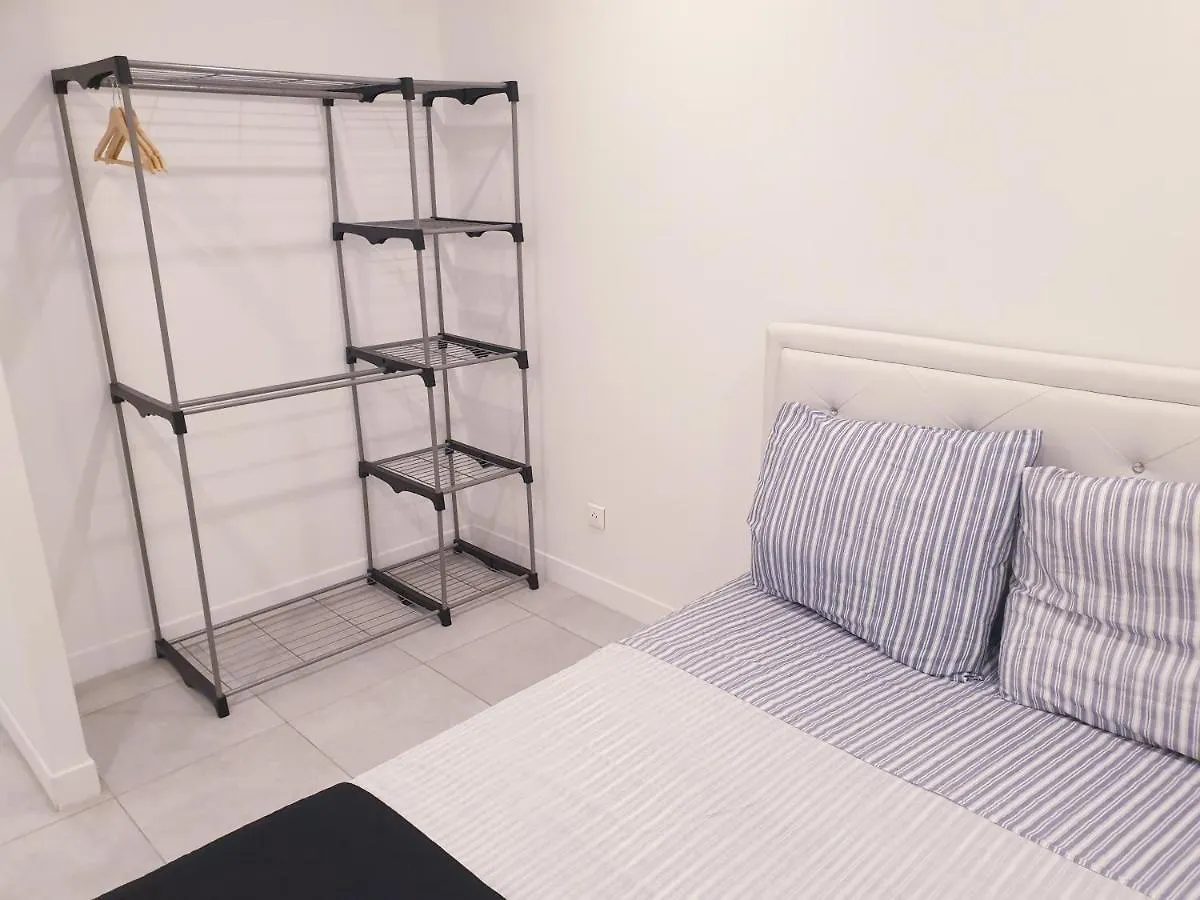 Appartements Renove 2023 Proche Aeroport 5Min, Gare Sncf 2 Min, Tramway Au Pied De L'Immeuble , Parking Possible, Renovated Apartments 2023 Near The Airport 5 Min, Train Station 2 Min, Tram Next To The Building 1 Min, Parking Possible Nice France