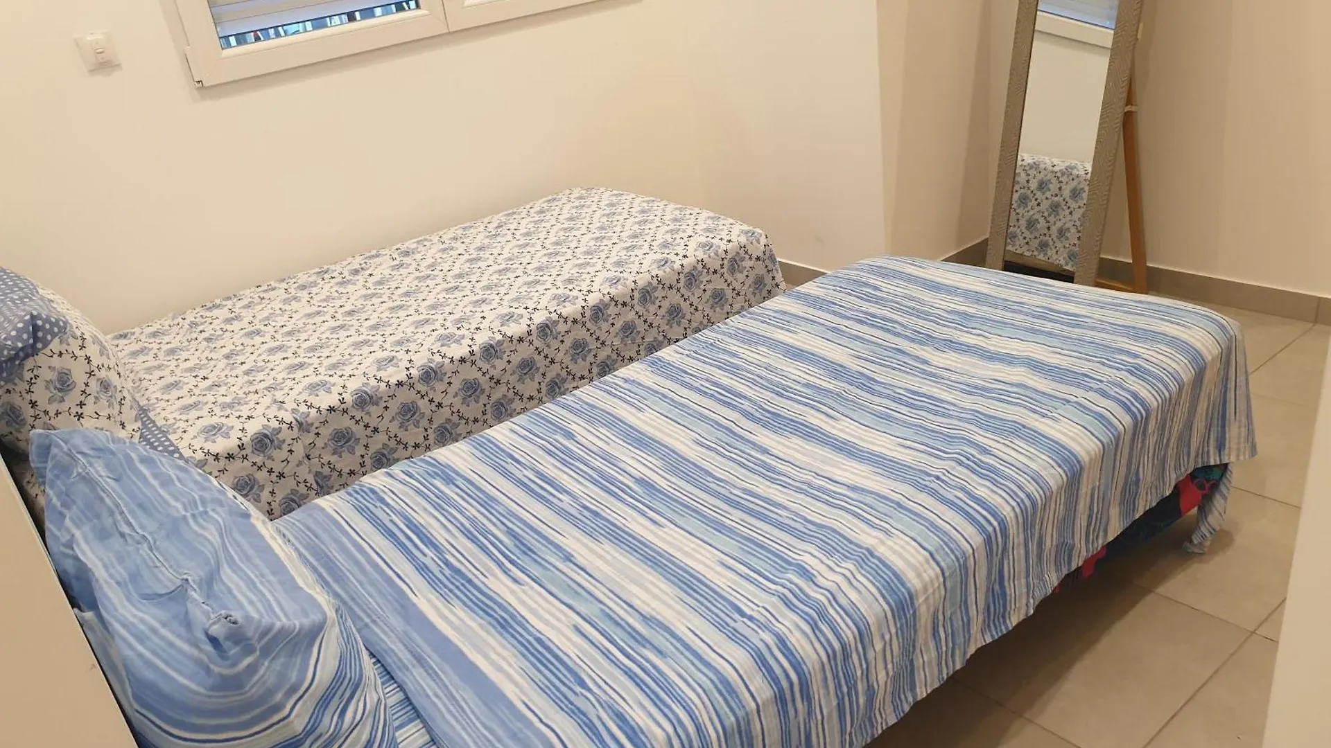 Appartements Renove 2023 Proche Aeroport 5Min, Gare Sncf 2 Min, Tramway Au Pied De L'Immeuble , Parking Possible, Renovated Apartments 2023 Near The Airport 5 Min, Train Station 2 Min, Tram Next To The Building 1 Min, Parking Possible Nice France