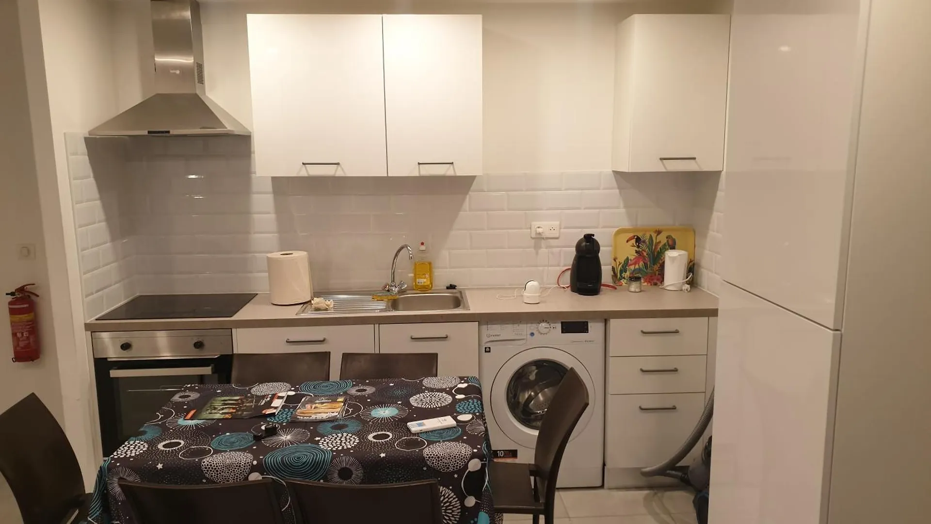 Appartements Renove 2023 Proche Aeroport 5Min, Gare Sncf 2 Min, Tramway Au Pied De L'Immeuble , Parking Possible, Renovated Apartments 2023 Near The Airport 5 Min, Train Station 2 Min, Tram Next To The Building 1 Min, Parking Possible Nice 0*,  France