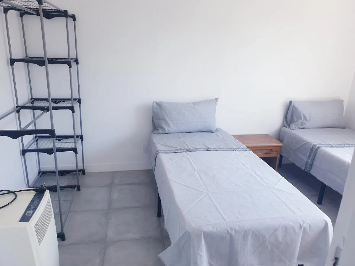 Appartements Renove 2023 Proche Aeroport 5Min, Gare Sncf 2 Min, Tramway Au Pied De L'Immeuble , Parking Possible, Renovated Apartments 2023 Near The Airport 5 Min, Train Station 2 Min, Tram Next To The Building 1 Min, Parking Possible Nice